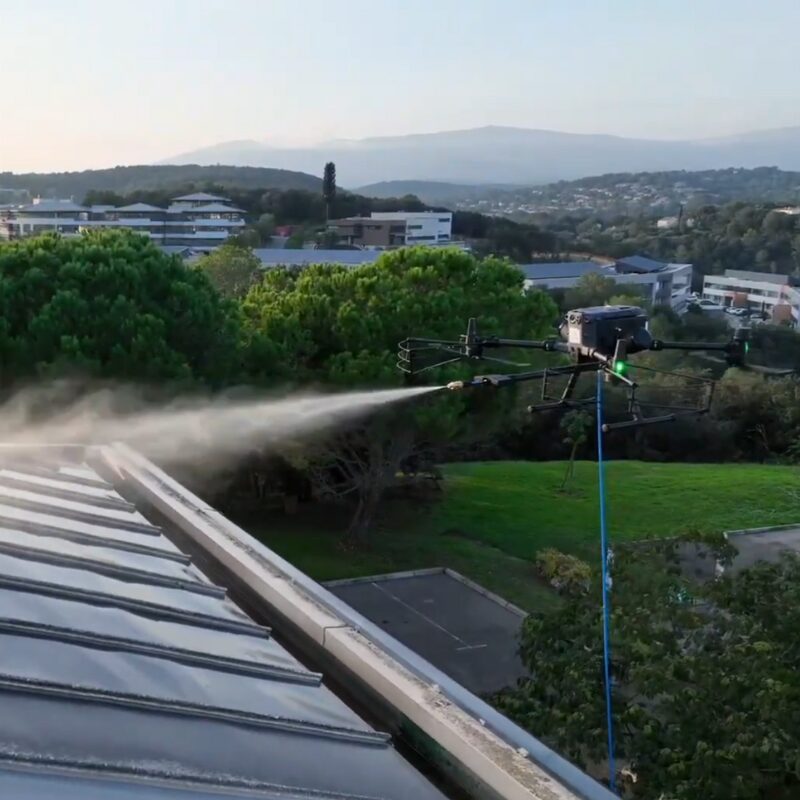 démoussage toiture drone